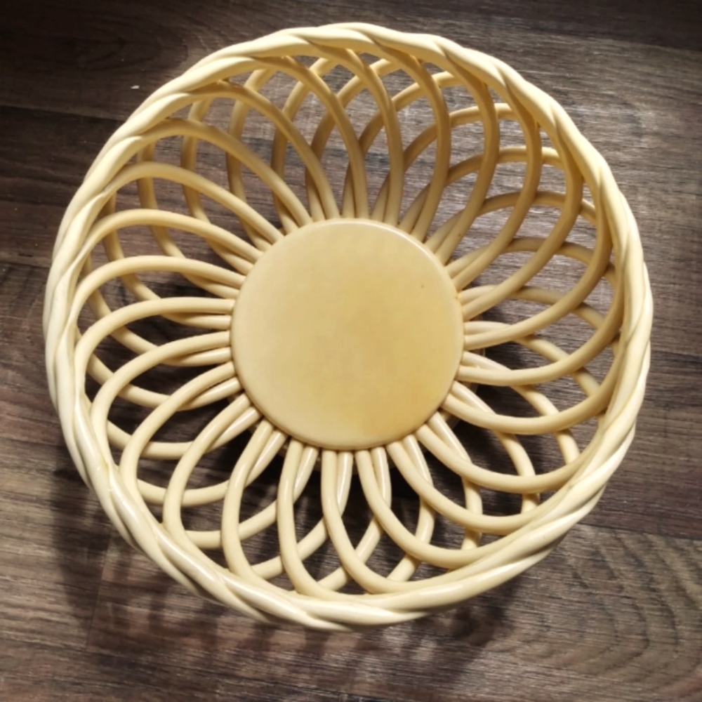 Yellow Lattice lace serving bowl